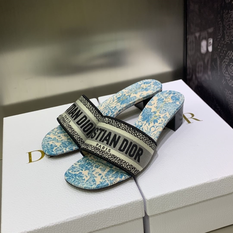 ch**an D*or slippers